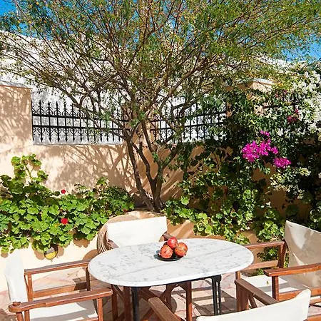 Гостевой дом Donna's House Santorini Пиргос