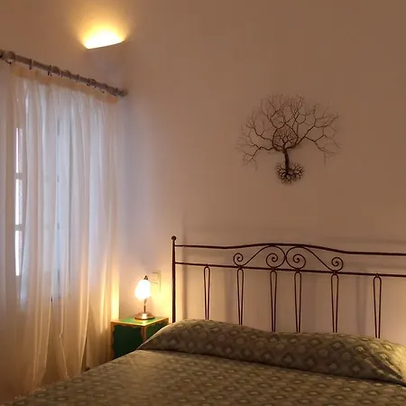Donna's House Santorini Пиргос